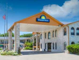 Days Inn Windcrest By Wyndham San Antonio Exterior photo